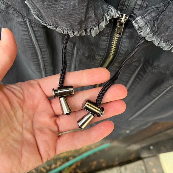 Dusol-ciel Charcoal Gray Zip Ruffle Edge Vest Sz 11/M - Picture 6 of 13